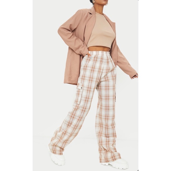 PrettyLittleThing Pants - PrettyLittleThing Stone Check Wide Leg Cargo Pants